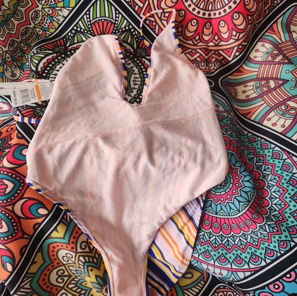 Swimsuit - Picture 5 of 5